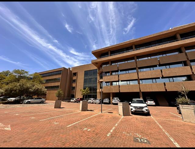 2,247M² OFFICE TO LET IN PARKTOWN